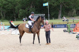 00 PRIZE GIVING