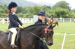 092 Unaffil JNR SP & SHP Lead rein