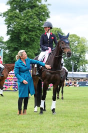 00 PRIZE GIVING