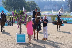00 PRIZE GIVING