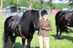 119 RIHS M&M Large Breeds