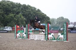 135 Pony Club Showjumping