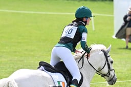 40 D’arcy Roxy Girl